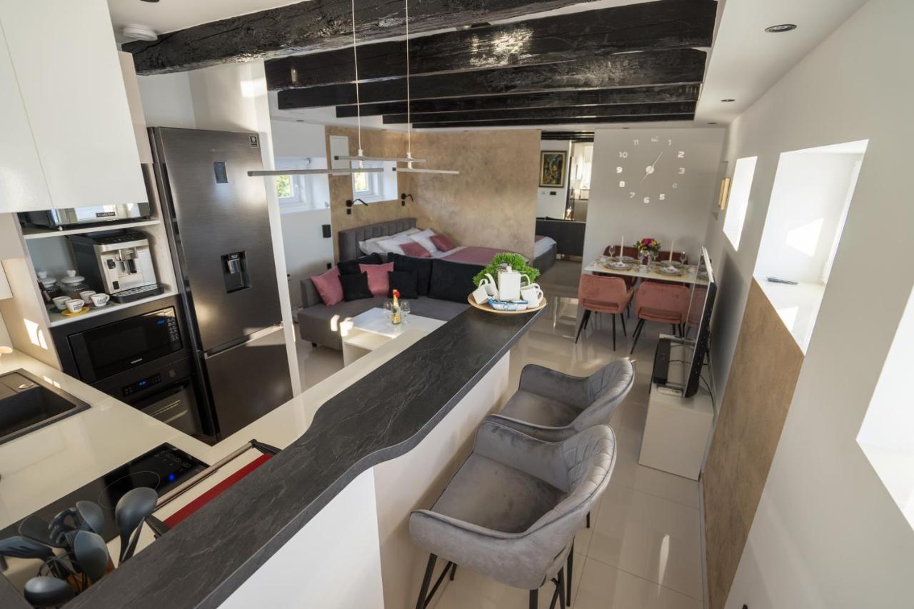 Studio Apartman Lenox Rijeka Buitenkant foto