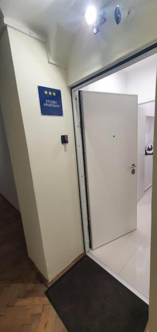Studio Apartman Lenox Rijeka Buitenkant foto